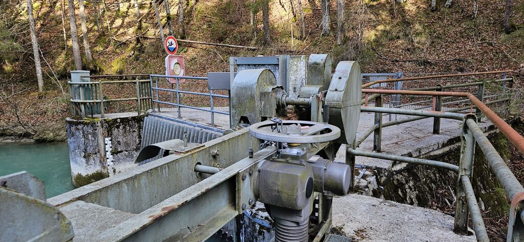 20250419_090619 kl: Ableitungswehr Alpenbach (Foto Christian Buchner vom 19.04.2025)